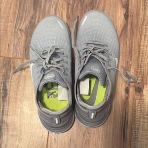 Nike Women’s Free RN Grey Running Sneakers